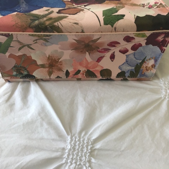 LIKE NEW Beautiful RARE Ted Baker floral pink tote - Picture 3 of 4